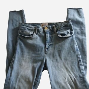 Size 1 FRAME light Blye Skinny jeans 👖